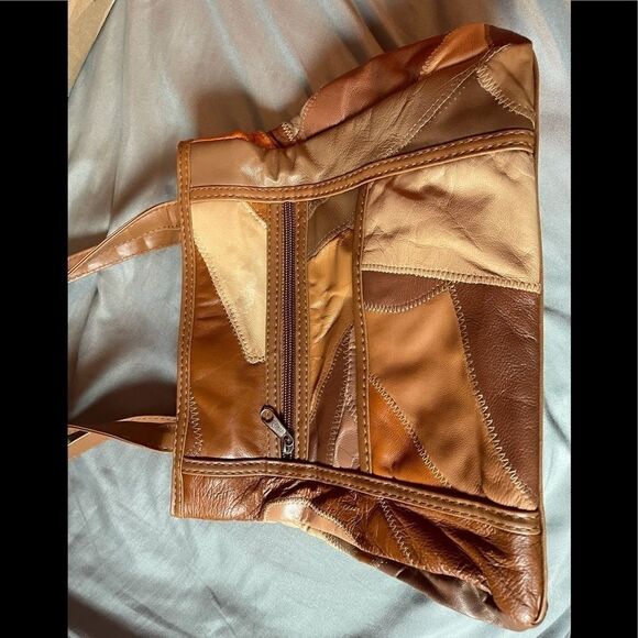 Vintage leather patch shoulder purse - Picture 3 of 7